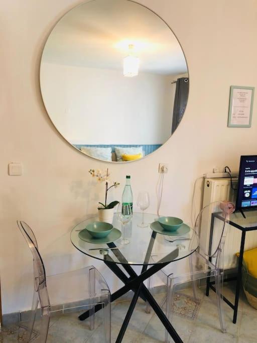 Cosy Studio Design With Modern Bathroom Vaureal Εξωτερικό φωτογραφία